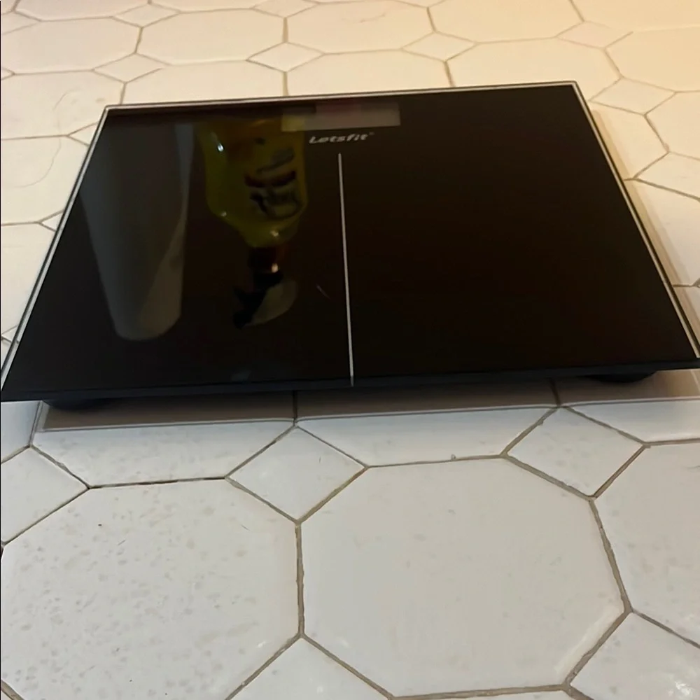 Letsfit Black Digital Bathroom Scale. - Picture 5 of 10